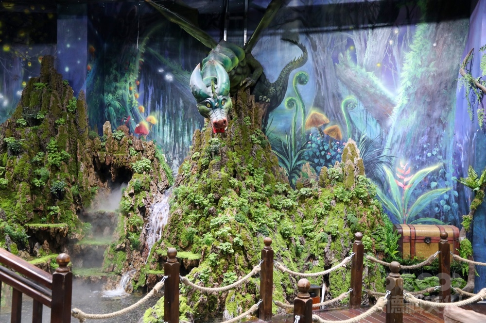 科技展廳設(shè)計中如何利用可視化和互動展示方式吸引參觀者？