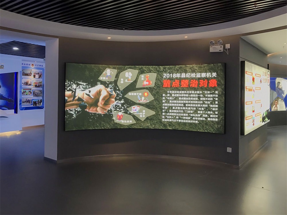 紅色展館設(shè)計(jì)中如何突出黨員干部的先進(jìn)形象和風(fēng)采？